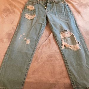 Forever 21 light blue denim’s mom jeans. Size 27